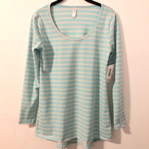 XS Lularoe Lynnae fits size 2-4!